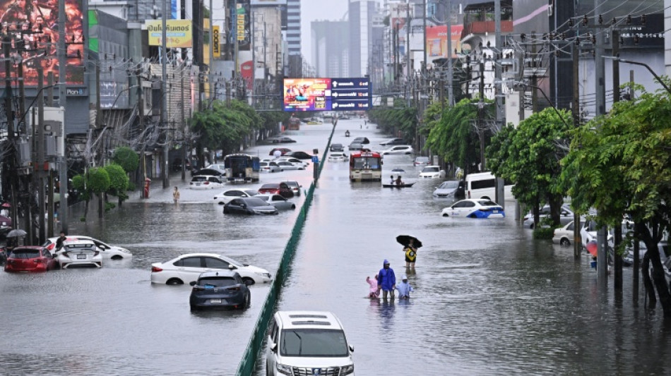  Miles de evacuados en Tailandia por las inundaciones tras las lluvias torrenciales en Bangkok 