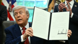 Trump firma decretos para impulsar la energ&iacute;a nuclear civil en EEUU