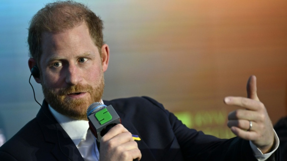  Le prince Harry dit qu'il fera "toujours partie de la famille royale" britannique 