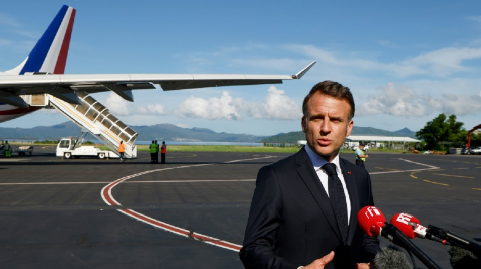 Emmanuel Macron à Mayotte, toujours meurtri par le cyclone Chido