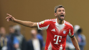 Müller setzt Karriere fort: "Ich liebe die Fußball-Bühne"