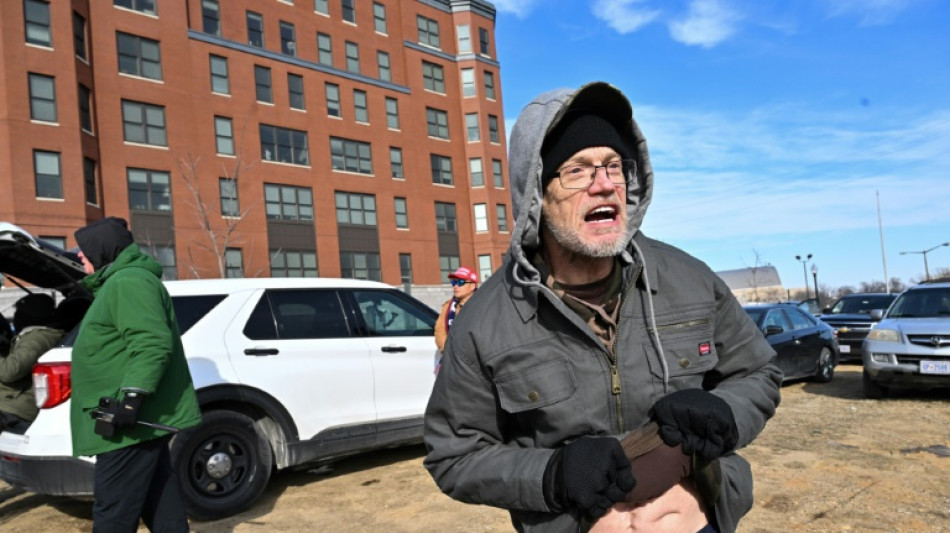 Invasores do Capit&oacute;lio s&atilde;o soltos e comemoram indulto de Trump