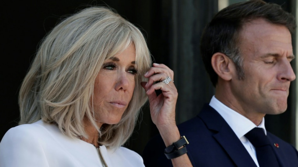 Zwei Frauen in Frankreich wegen Ger&uuml;chten &uuml;ber sexuelle Identit&auml;t von Brigitte Macron verurteilt