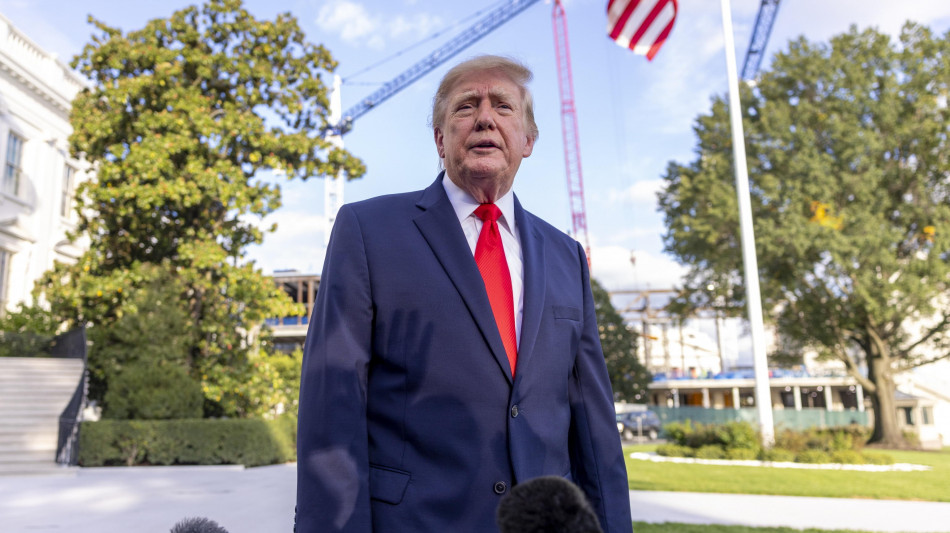  Trump, 'spero che papa Leone si rimetta' 