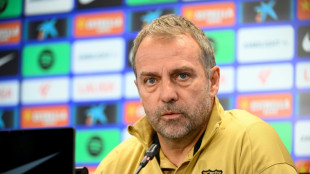 T&eacute;cnico do Barcelona critica press&atilde;o sobre &aacute;rbitros na Espanha