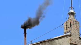 Noch kein neuer Papst gewählt - schwarzer Rauch über dem Vatikan