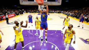 NBA: les Nuggets acculent les Lakers, Embiid marque 50 points pour les Sixers