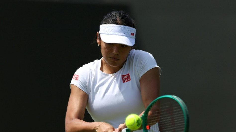  Raducanu halts practice session to put Wimbledon bid in doubt 