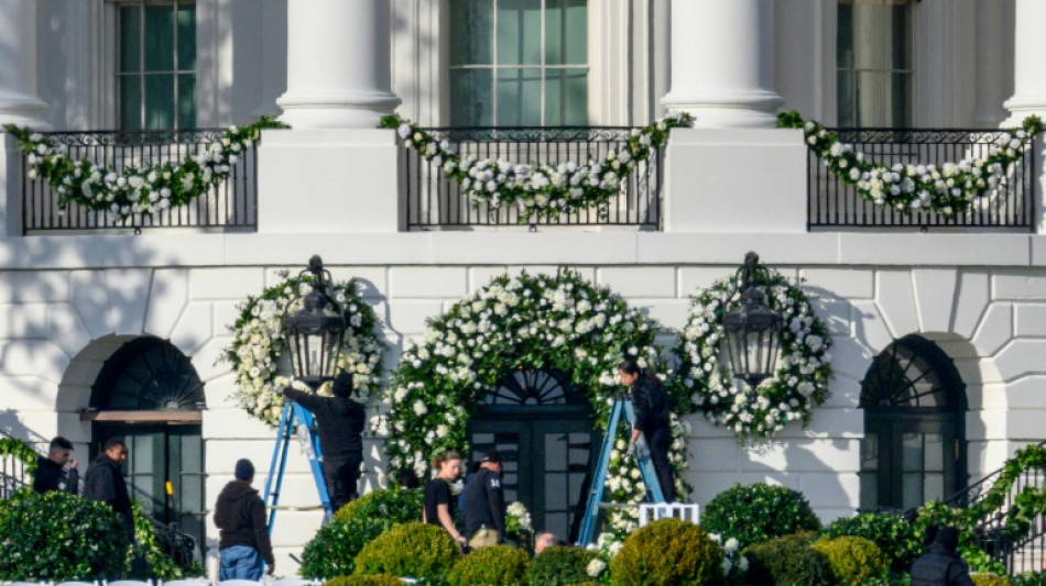 Biden marie sa petite-fille à la Maison Blanche et à huis clos