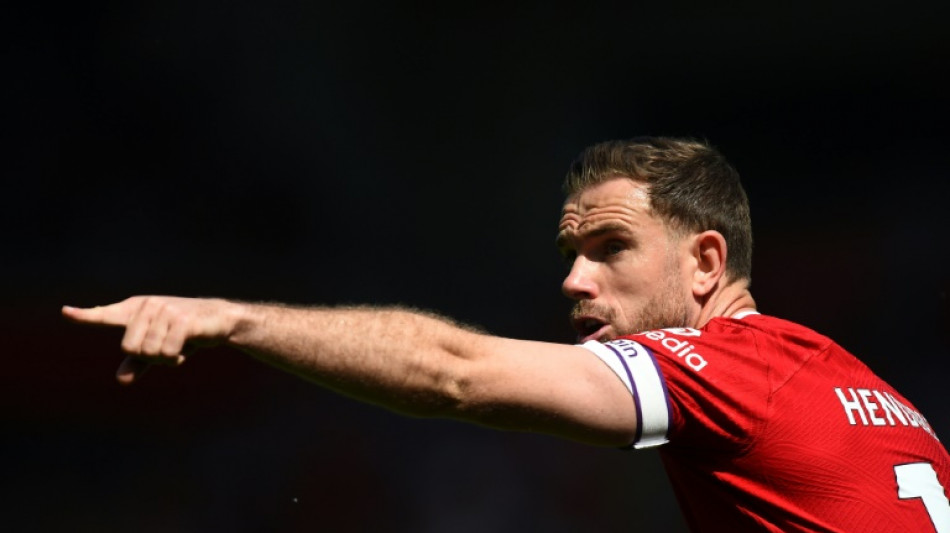 Henderson est&aacute; pr&oacute;ximo de trocar o Liverpool pelo Al-Etiffaq, da Ar&aacute;bia Saudita