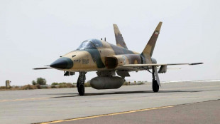Tres muertos en el accidente de un avión de combate iraní, informa la TV estatal