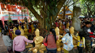 El primer ministro tailandés disuelve el Parlamento, en medio de choques fronterizos con Camboya