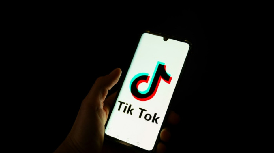 UE ameaça suspender recompensas do TikTok Lite a usuários devido ao risco de dependência