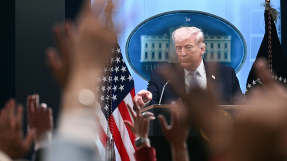  Petr&oacute;leo se dispara y acciones operan mixtas tras nuevo ultim&aacute;tum de Trump a Ir&aacute;n 