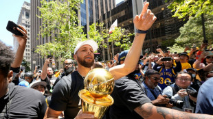 Curry says teams 'reloading' to dethrone Warriors as NBA champs