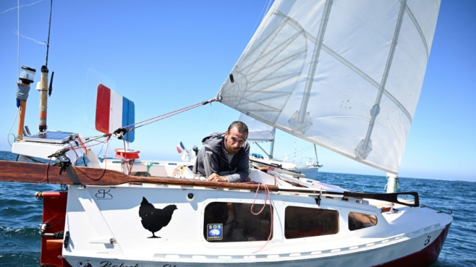 Franzose umsegelt die Erde in vier Meter langem selbstgebautem Segelboot