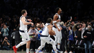 NBA: Dallas bat Brooklyn au buzzer, Curry bless&eacute;