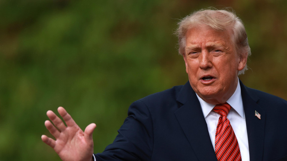  Trump, 'Zelensky smetta di colpire le raffinerie russe' 