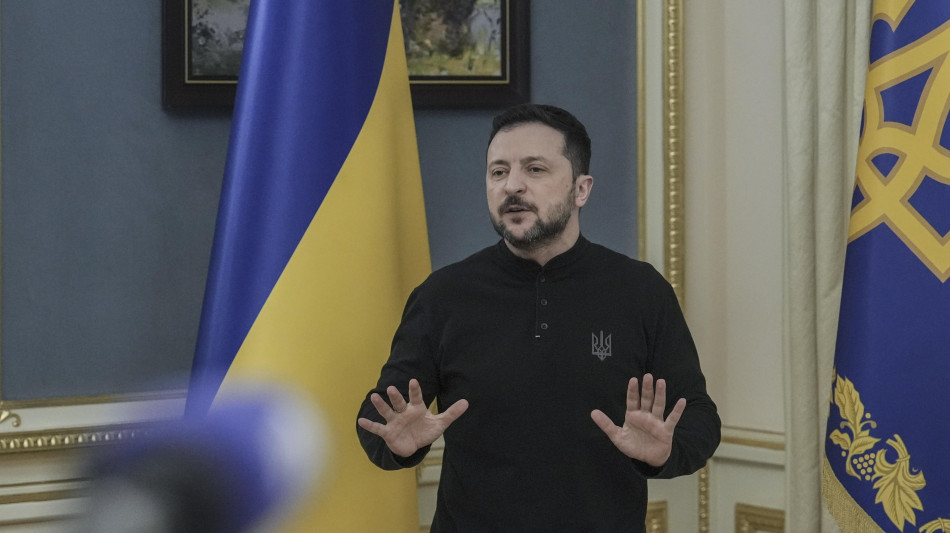 Zelensky, 'il primo obiettivo è fermare le uccisioni'