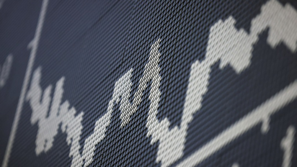  Stocks sink as traders brace for tech earnings, central bank decisions 