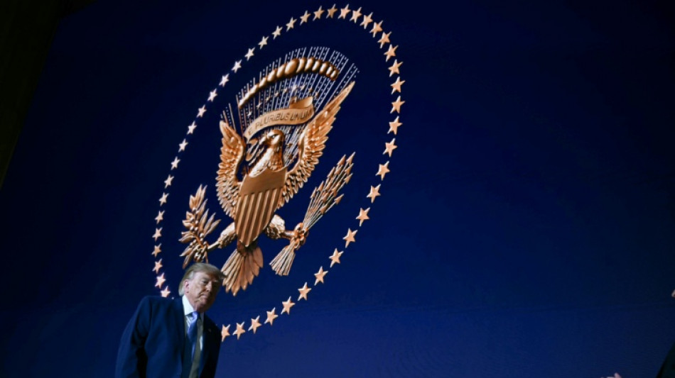  Trump e republicanos enfrentam desafio de pesquisas desfavor&aacute;veis a um m&ecirc;s das elei&ccedil;&otilde;es 