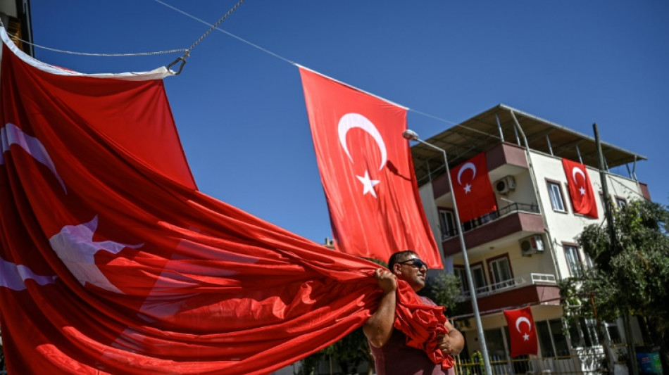 Le corps de la militante Aysenur Eygi en Turquie pour une seconde autopsie avant les obs&egrave;ques