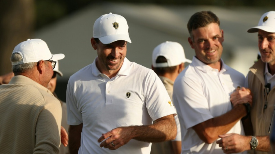  Internationals keep Presidents Cup lead with late fightbacks 