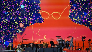 Elton John gibt bei Glastonbury-Festival letztes Konzert in seiner Heimat
