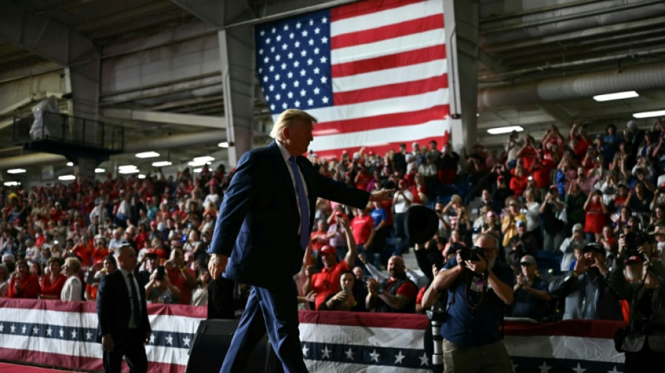  Los dem&oacute;cratas optimistas y Trump desafiante a una semana de las legislativas en EEUU 