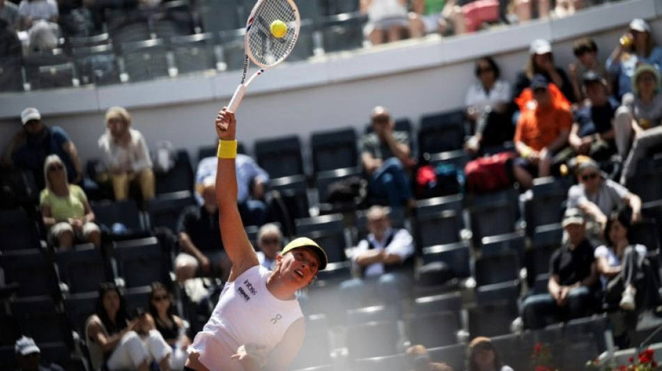 Swiatek atropela em sua estreia no WTA 1000 de Roma; Bia Haddad &eacute; eliminada