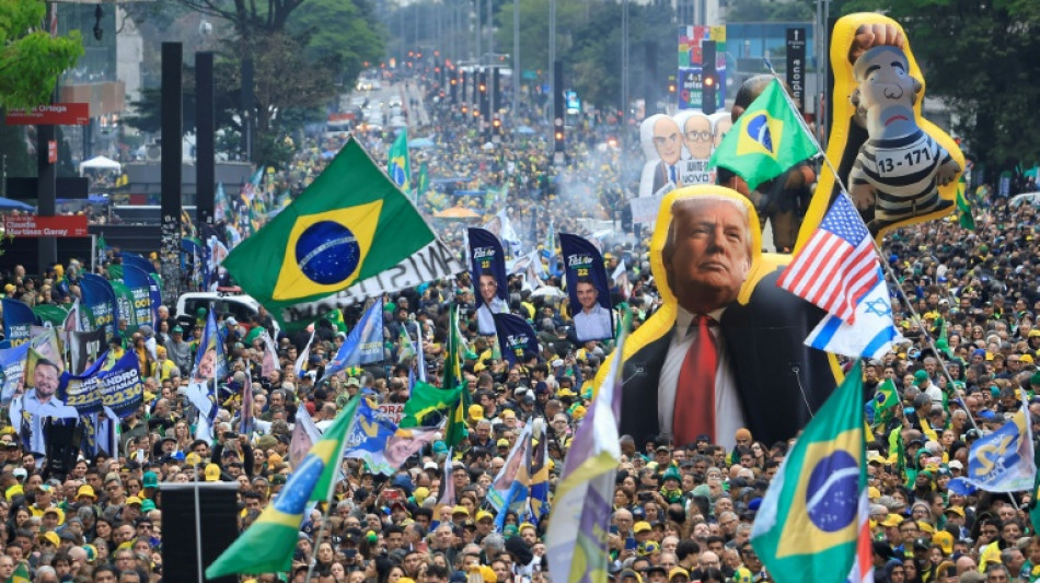  Fl&aacute;vio Bolsonaro critica Lula e Judici&aacute;rio em ato na Paulista 