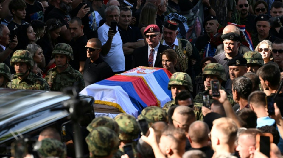  Abschied von Kriegsverbrecher Mladic: Tausende bei Beisetzung in Belgrad 