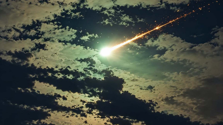  Una meteora illumina il cielo nel sud della Tunisia, avvistata anche in Libia 