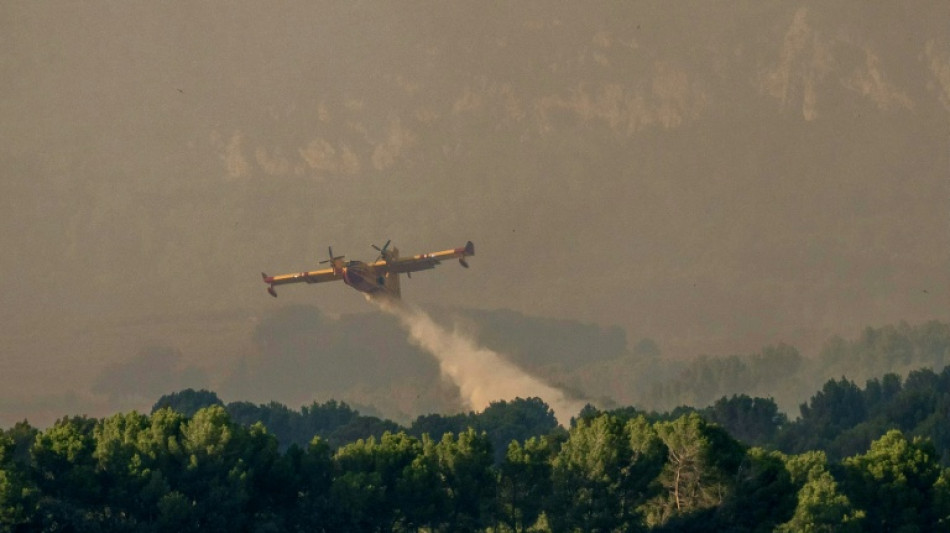 Le sud de la France frapp&eacute; par un important incendie attis&eacute; par les vents 