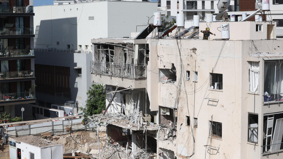  Missili israeliani sferzano il centro di Israele, ingenti danni e sei feriti 