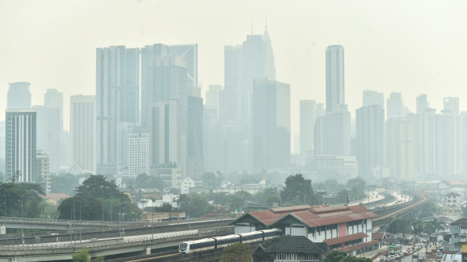  Malaysia closes schools in capital, parts of country due to haze 