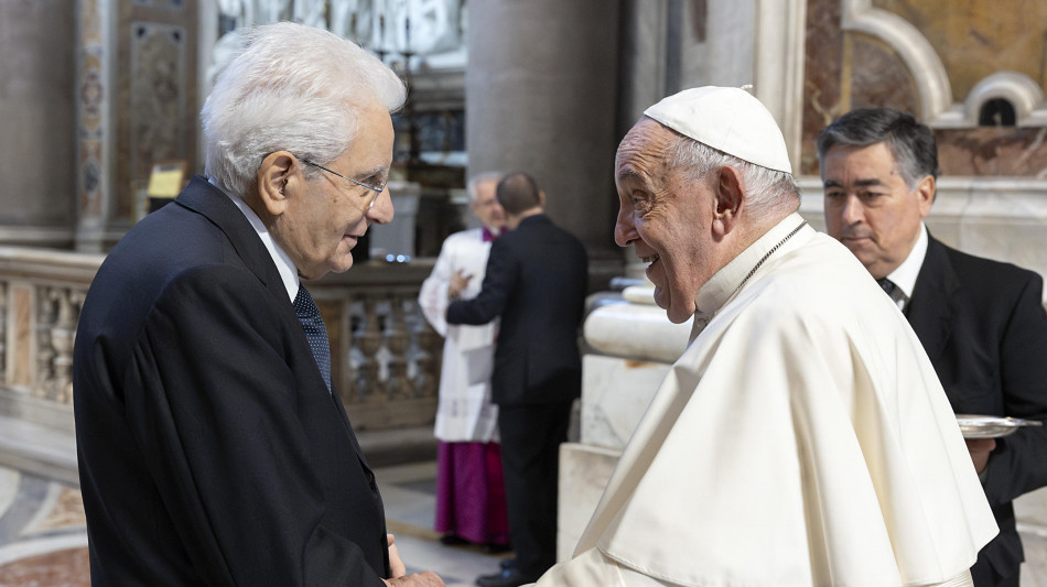 Mattarella è stato a Santa Marta dove si trova la salma del Papa