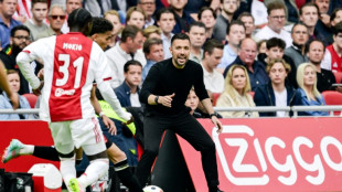 T&eacute;cnico do Ajax pede demiss&atilde;o ap&oacute;s perda do t&iacute;tulo holand&ecirc;s para o PSV