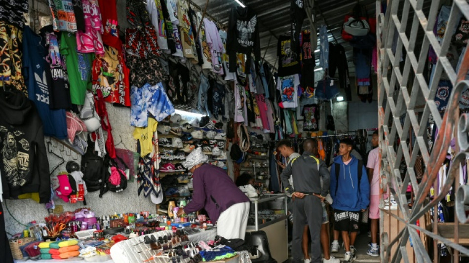 Nos EUA, democratas defendem pequenos empres&aacute;rios cubanos, 'salva-vidas' do povo