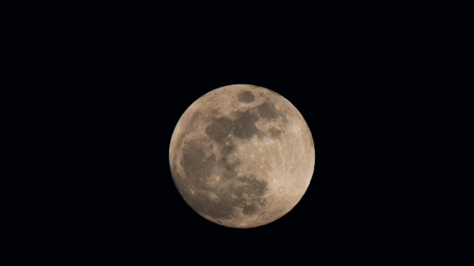 Indígenas navajo de EEUU cuestionan envío de restos humanos a la Luna