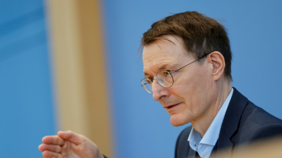 Lauterbach will neue Werbeaktion f&uuml;rs Impfen und strengere Ma&szlig;nahmen im Herbst