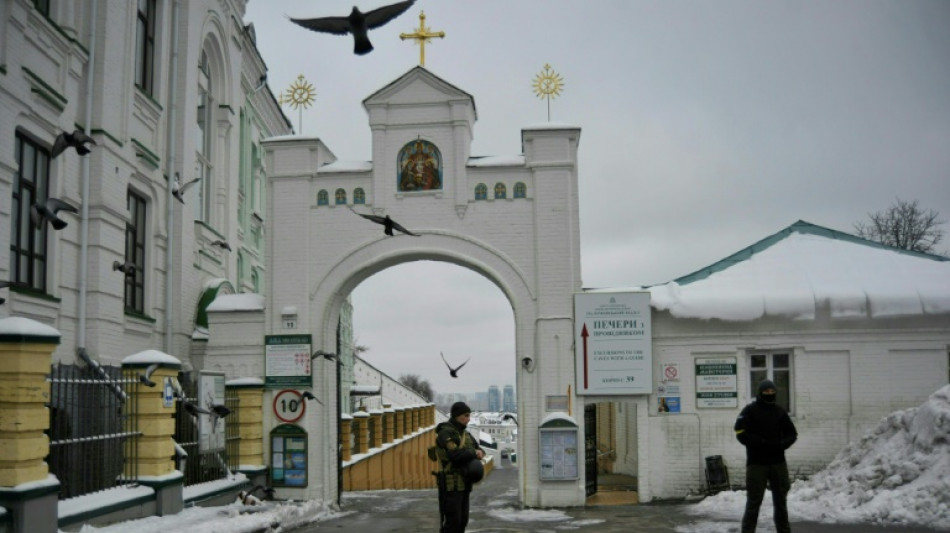 Allanamiento del principal monasterio de Kiev, sospechoso de tener vínculos con Moscú