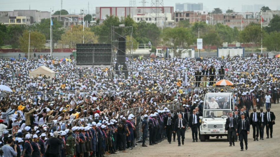  El papa Le&oacute;n XIV llama a la esperanza ante una multitud de 100.000 personas en Angola 