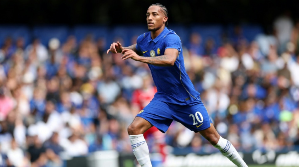  Jo&atilde;o Pedro renova com Chelsea at&eacute; 2032 