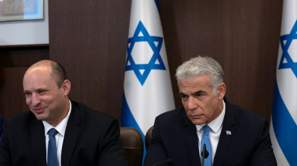  Fr&uuml;here Regierungschefs Bennett und Lapid b&uuml;ndeln Kr&auml;fte gegen Netanjahu in Israel 