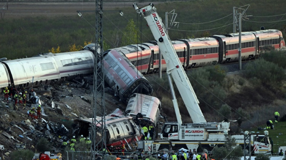  Espa&ntilde;a, de luto tras la colisi&oacute;n de dos trenes que dej&oacute; al menos 68 muertos 