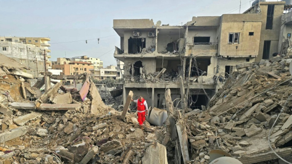  Israel strikes Tyre in south Lebanon after evacuation warnings 