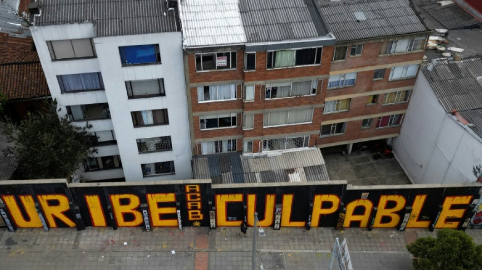 Expresidente colombiano Uribe sentenciado a 12 años de prisión
