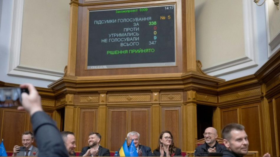 Zelenski afirma que Ucrania est&aacute; lista para negociar con Mosc&uacute; bajo "cualquier formato"