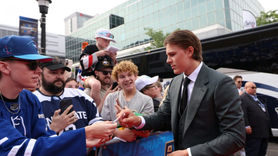  Maple Leafs make teen McKenna top pick in NHL Draft 